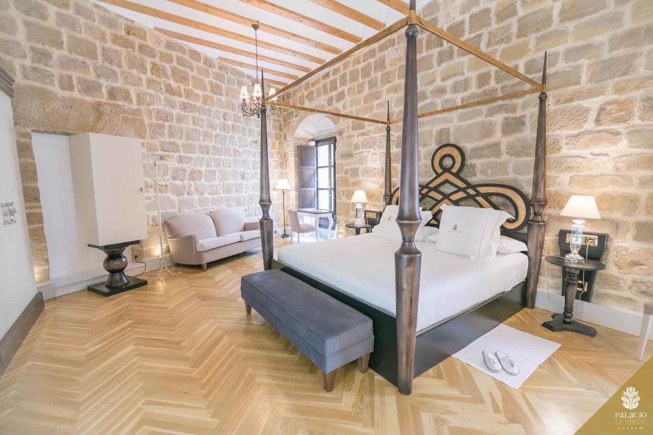 Hotel Palacio De Ubeda 5 G.L Dış mekan fotoğraf A bedroom at the hotel